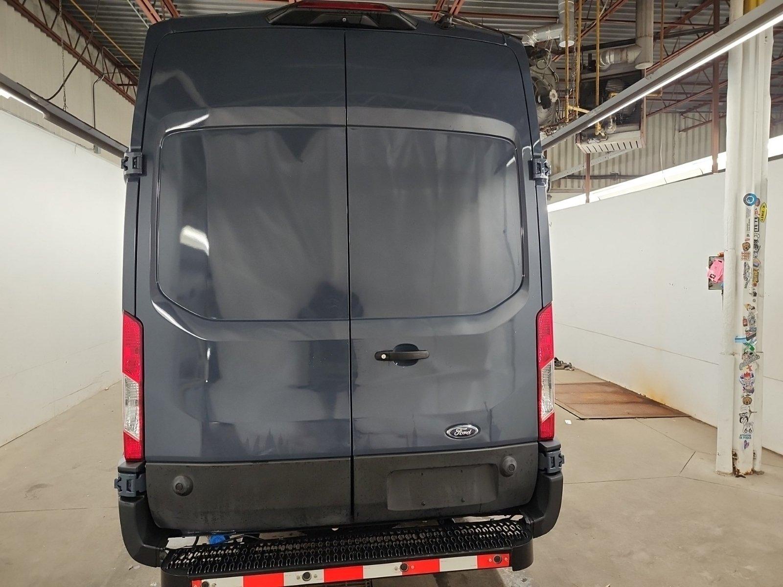 Ford Transit-250 Cargo Van 2020 - Image 11