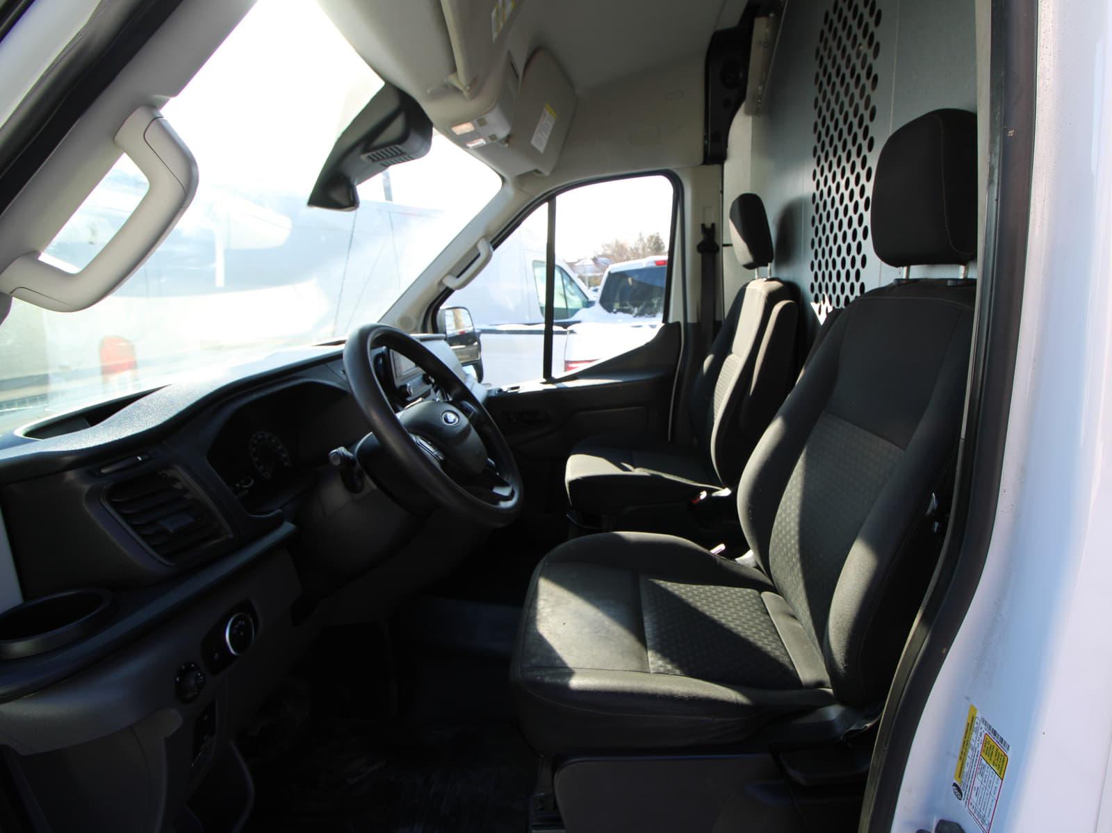 Ford Transit-250 Cargo Van 2021 - Image 12