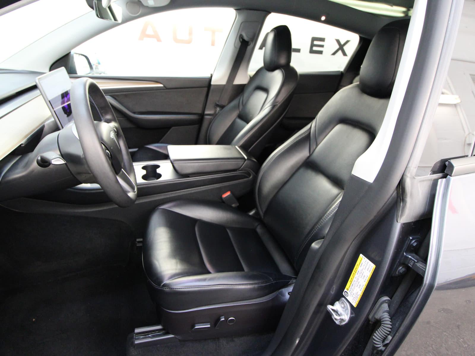 Tesla Model Y 2022 - Image 12