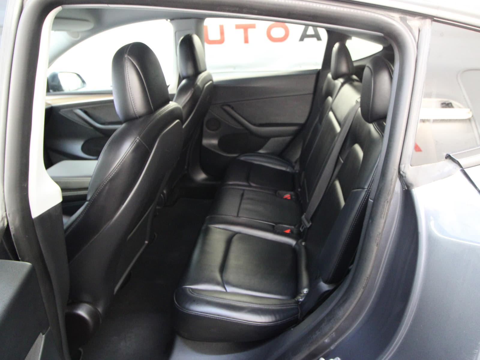 Tesla Model Y 2022 - Image 14