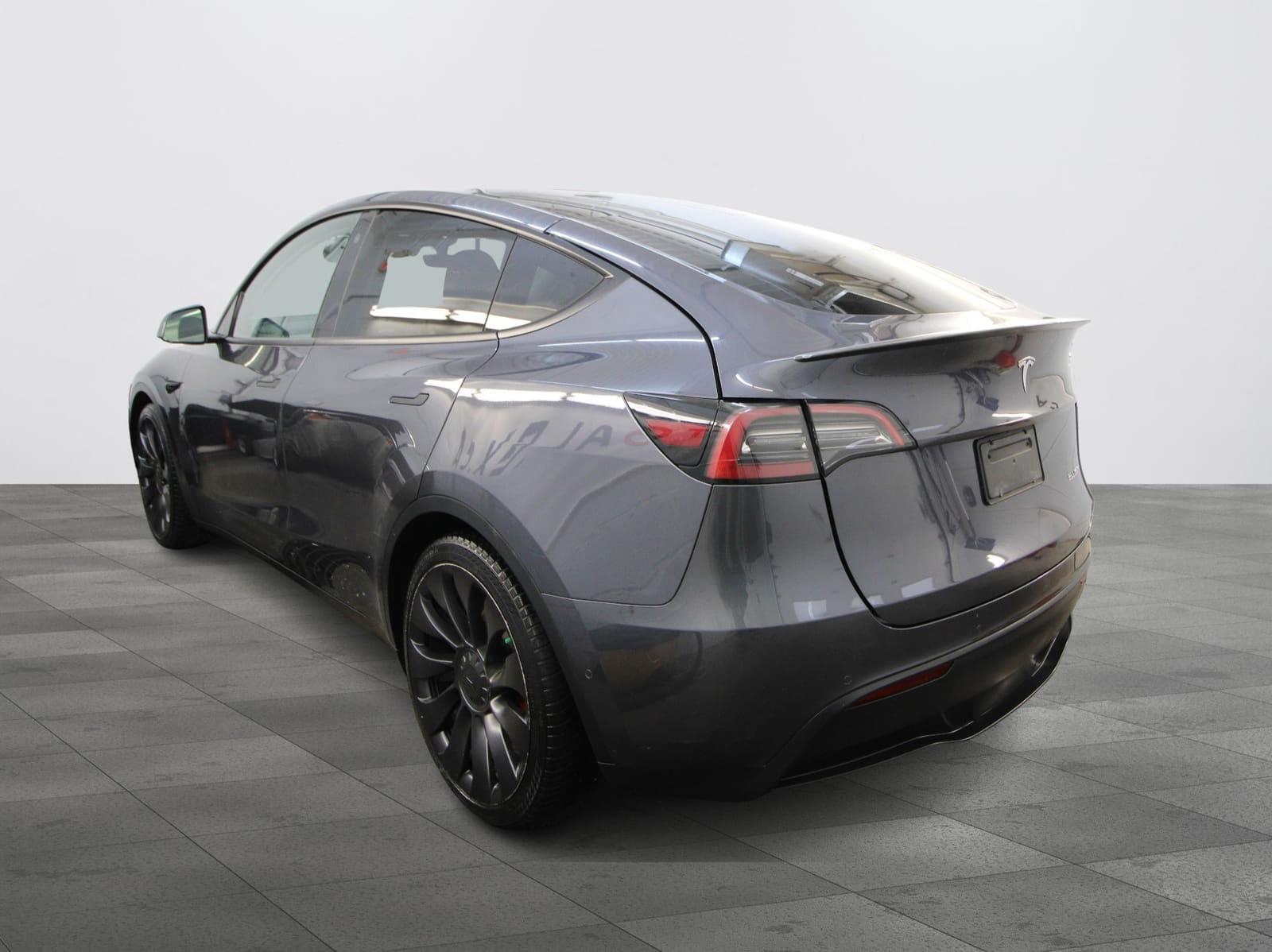 Tesla Model Y 2022 - Image 9