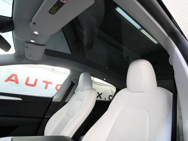 Tesla Model Y 2024 - Thumbnail 10