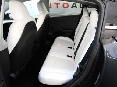 Tesla Model Y 2024 - Thumbnail 16