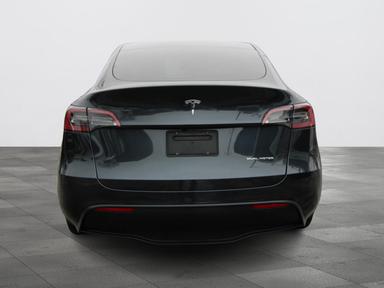 Tesla Model Y 2024 - Thumbnail 17