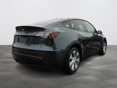Tesla Model Y 2024 - Thumbnail 9