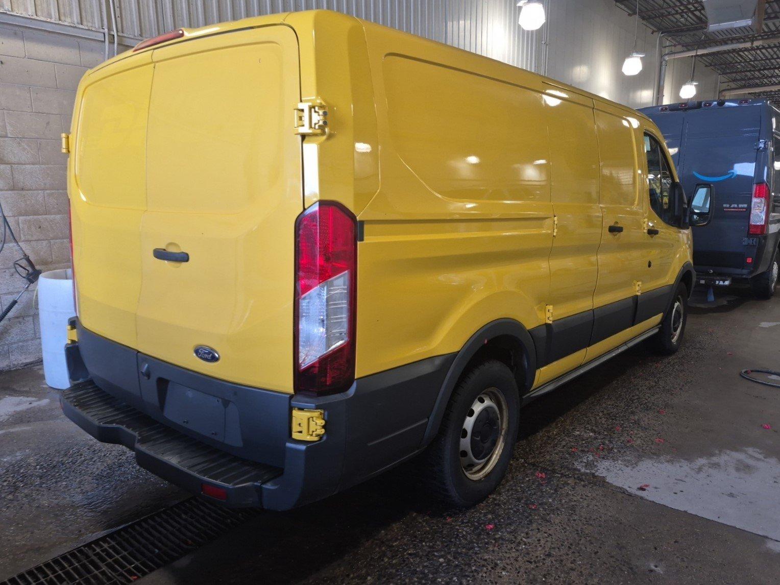 Ford Transit-150 2017 - Image 5