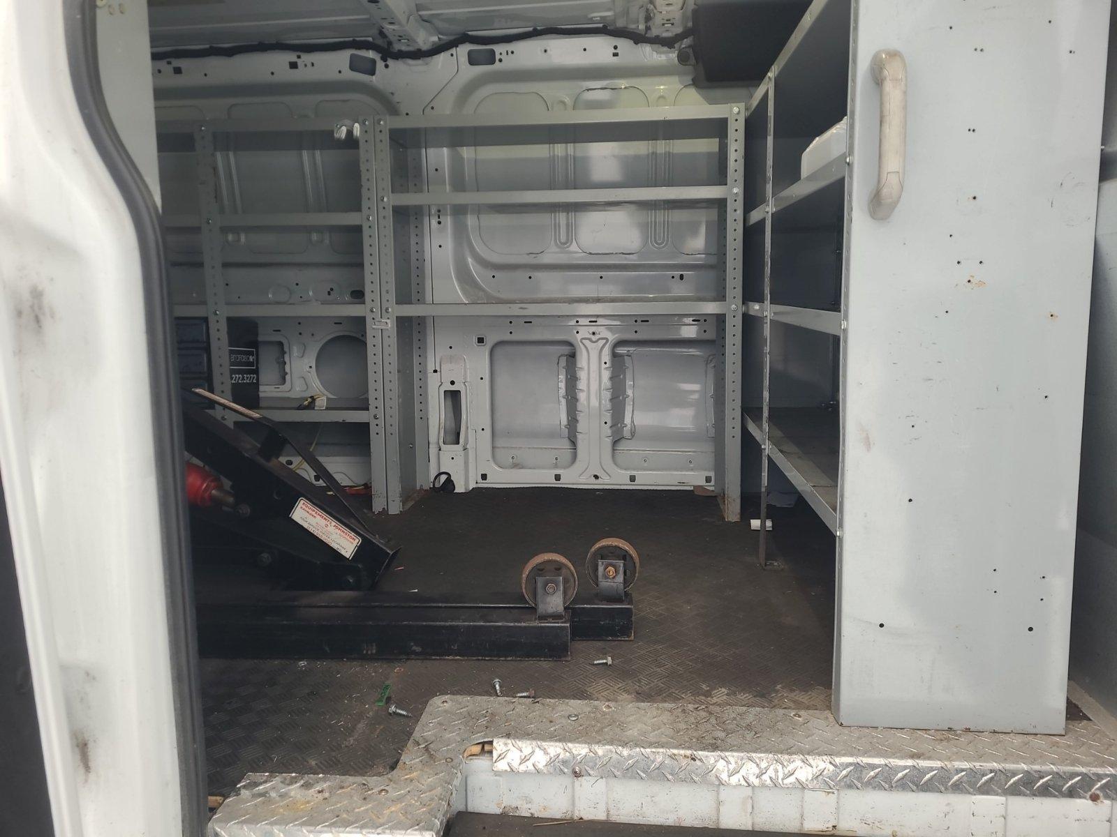 Ford Transit-150 2016 - Image 2