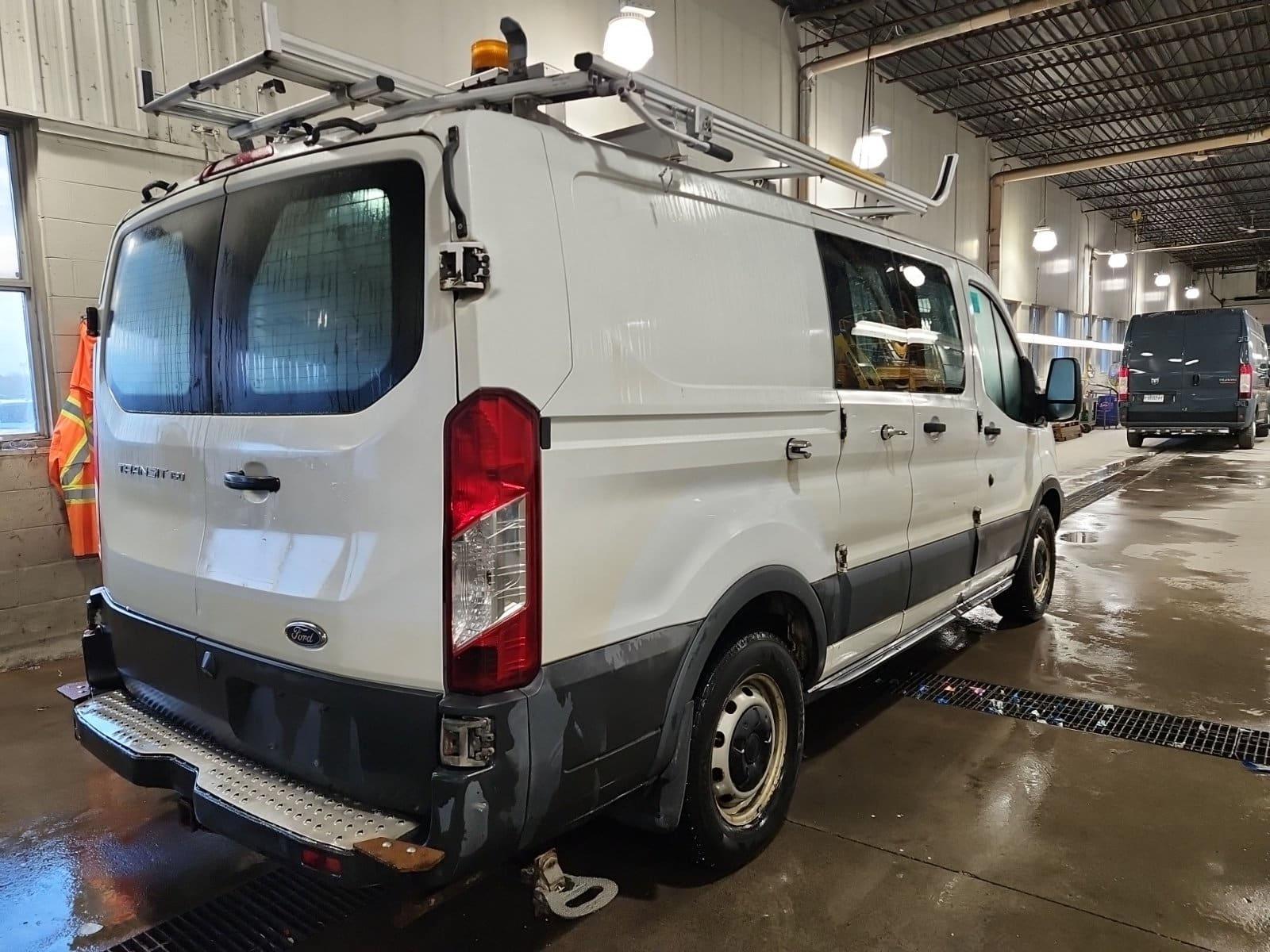 Ford Transit-150 2016 - Image 3