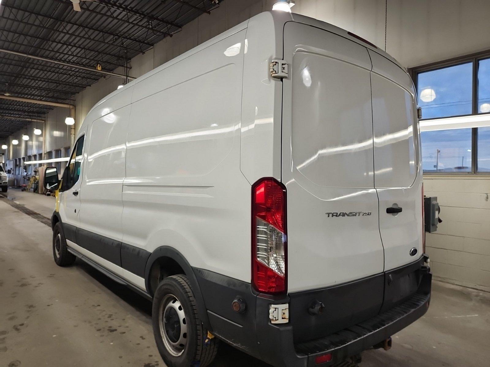 Ford Transit-250 2017 - Image 4