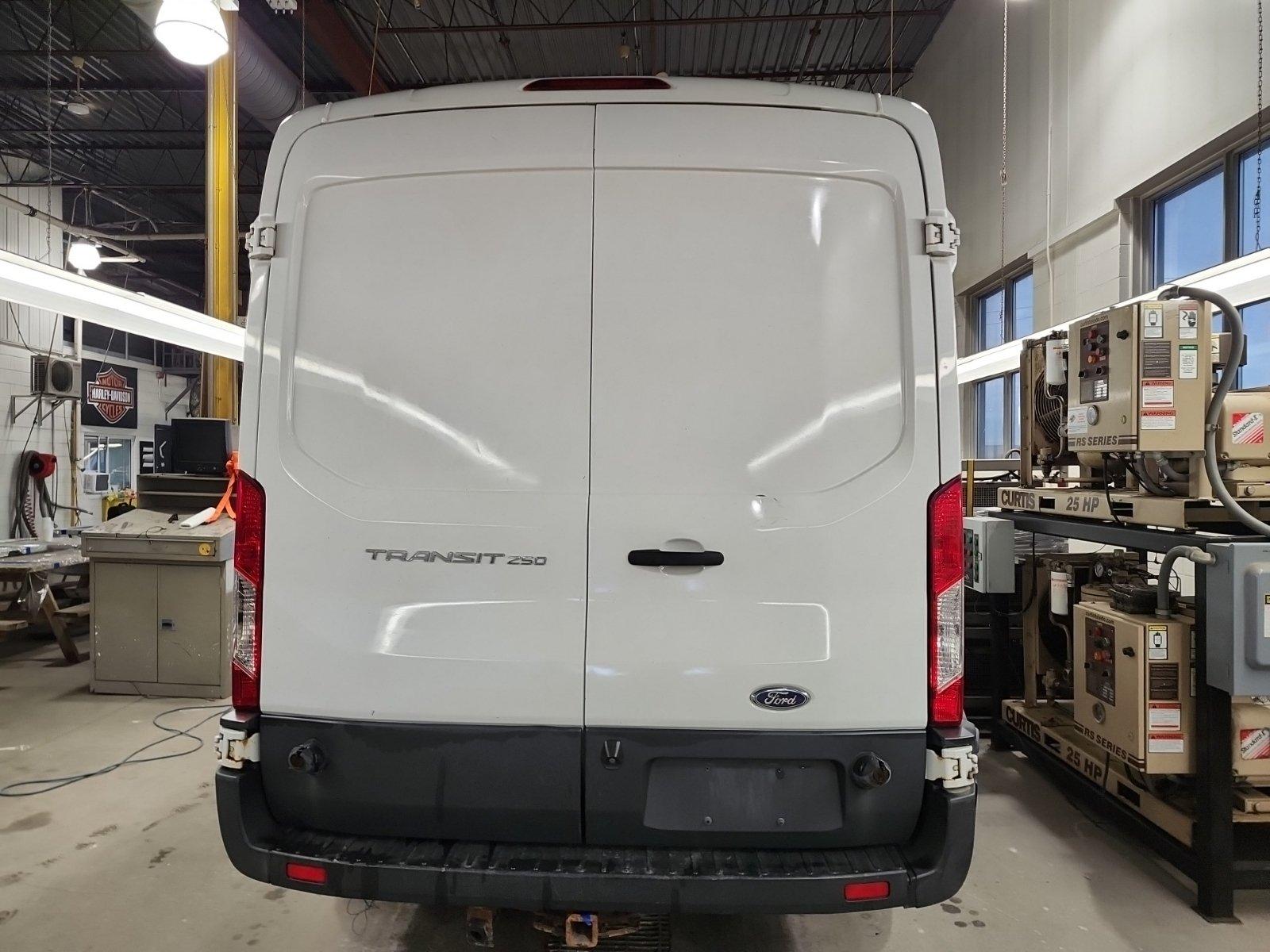 Ford Transit-250 2017 - Image 6