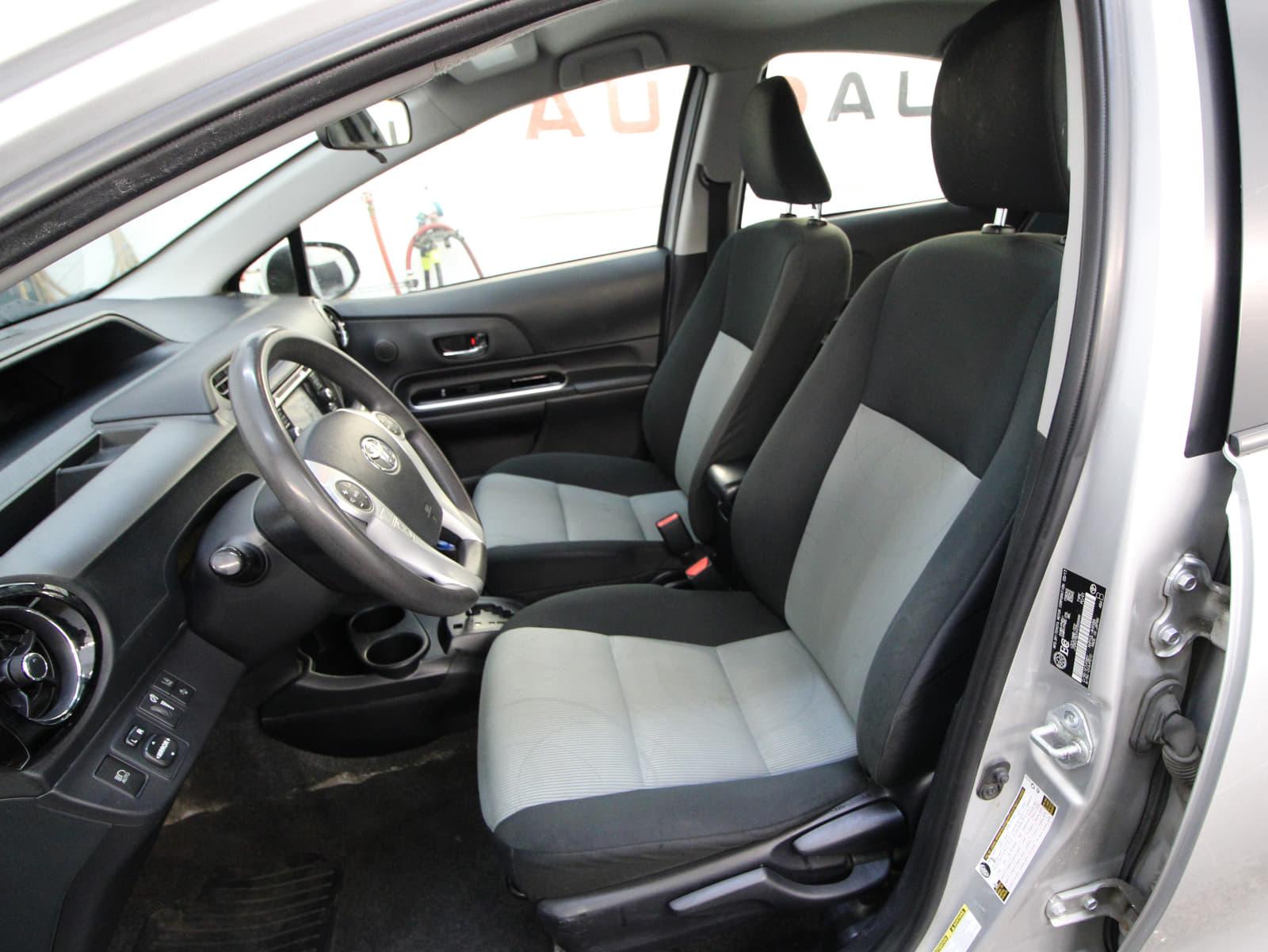 Toyota Prius c 2017 - Image 10