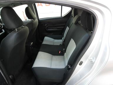 Toyota Prius c 2017 - Thumbnail 12