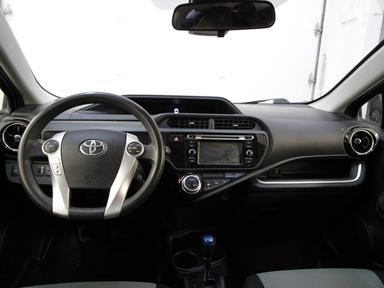 Toyota Prius c 2017 - Thumbnail 4