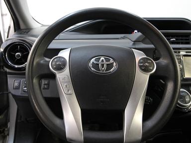 Toyota Prius c 2017 - Thumbnail 6