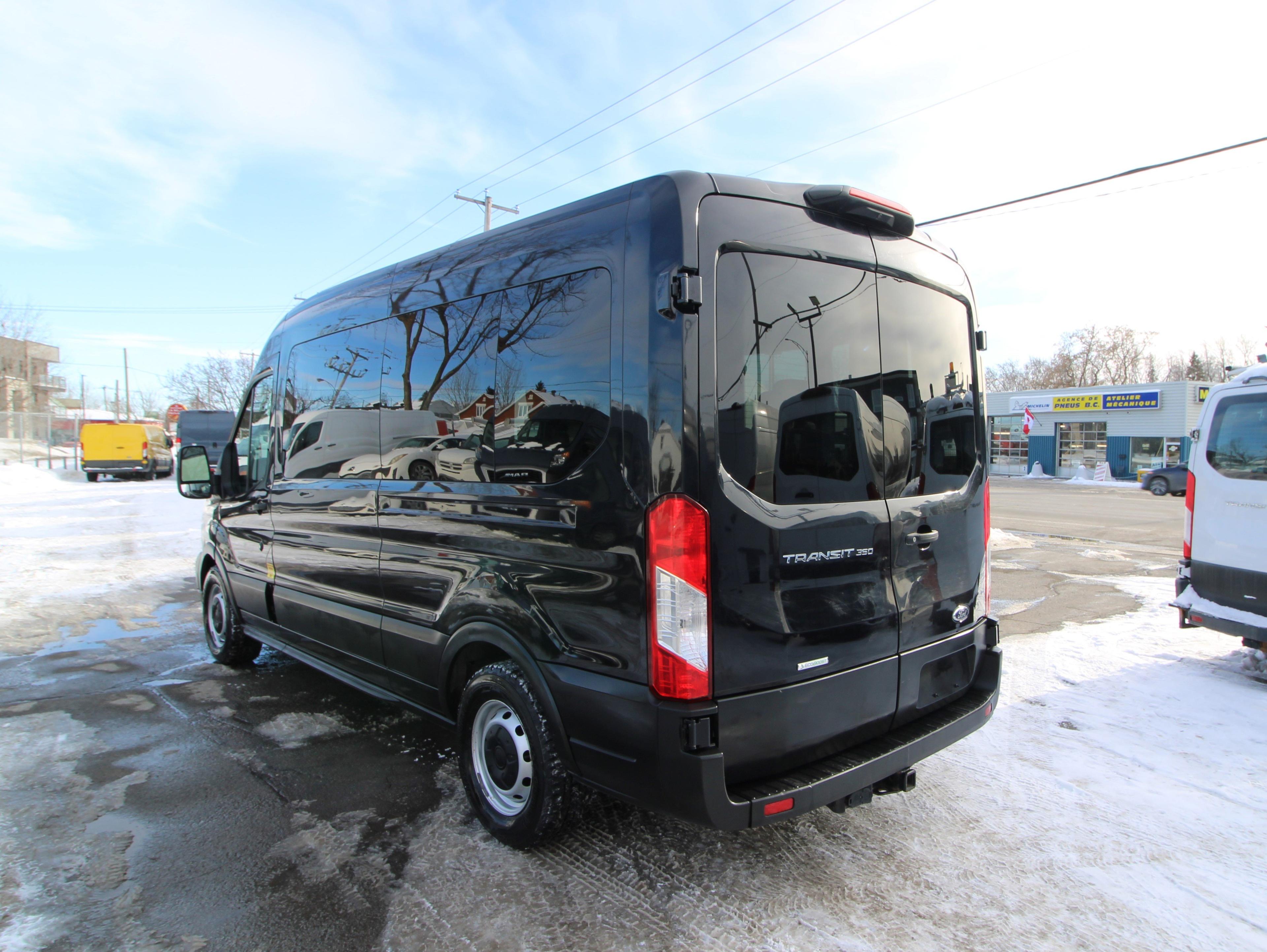 Ford Transit-350 Passenger Van 2021 - Image 12