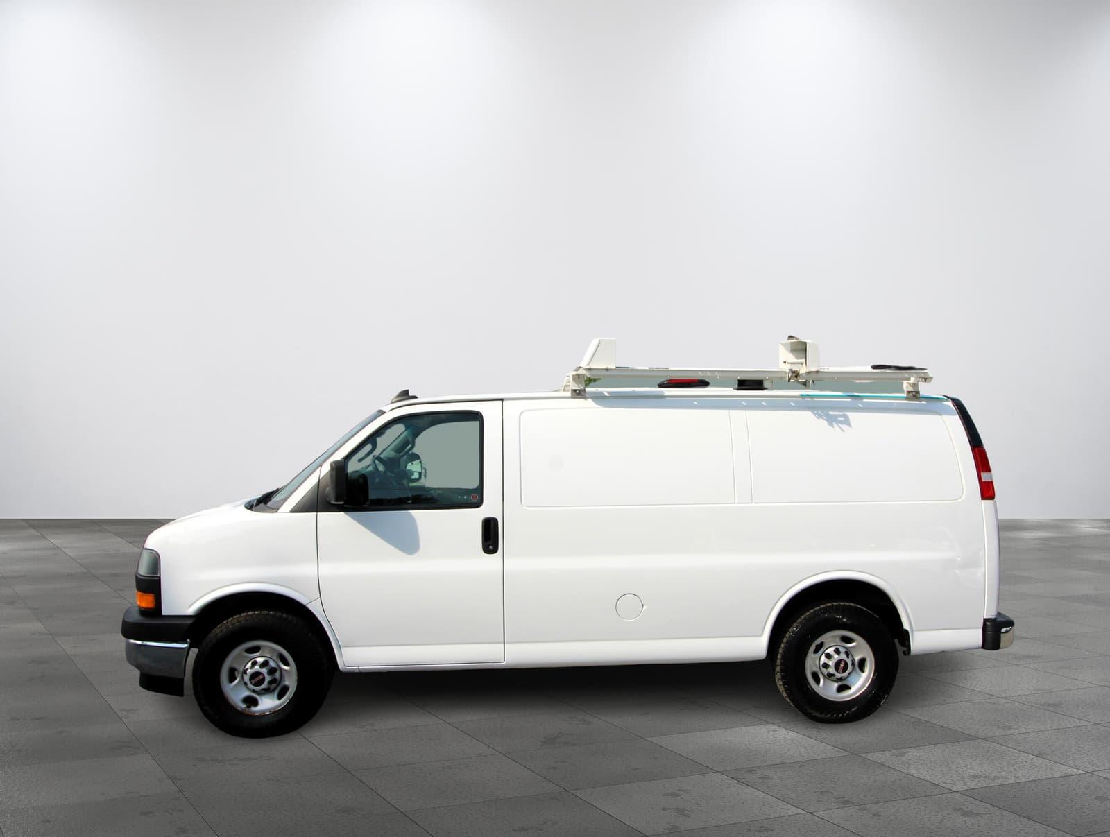 Gmc Savana Cargo Van 2018 - Image 11