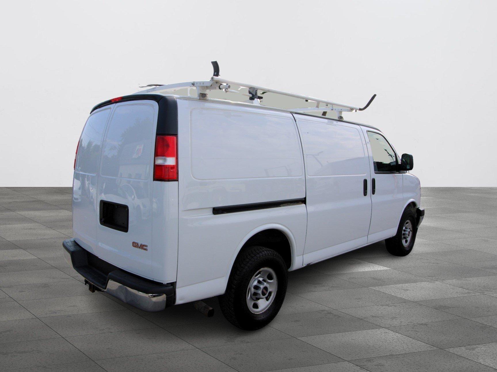 Gmc Savana Cargo Van 2018 - Image 13