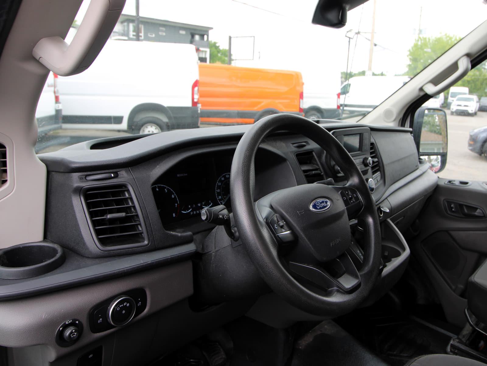 Ford Transit-250 Cargo Van 2021 - Image 4