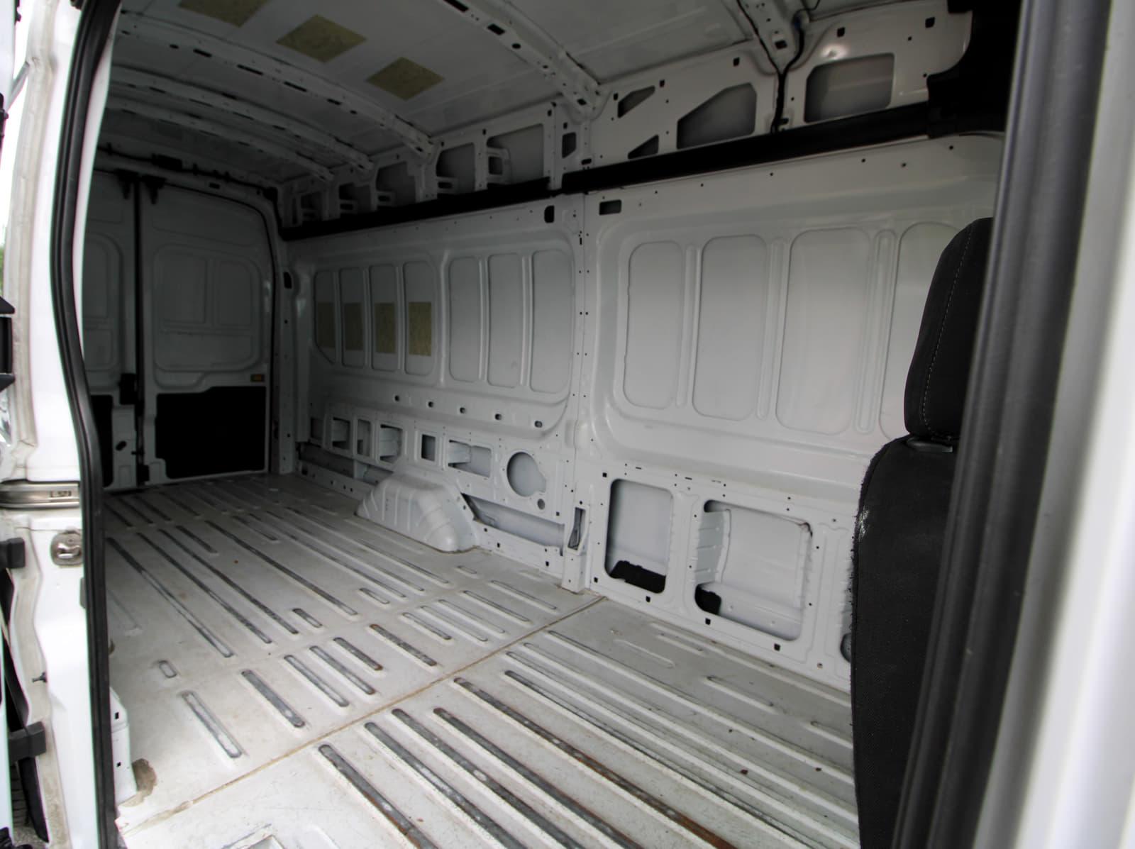 Ford Transit-250 Cargo Van 2021 - Image 12