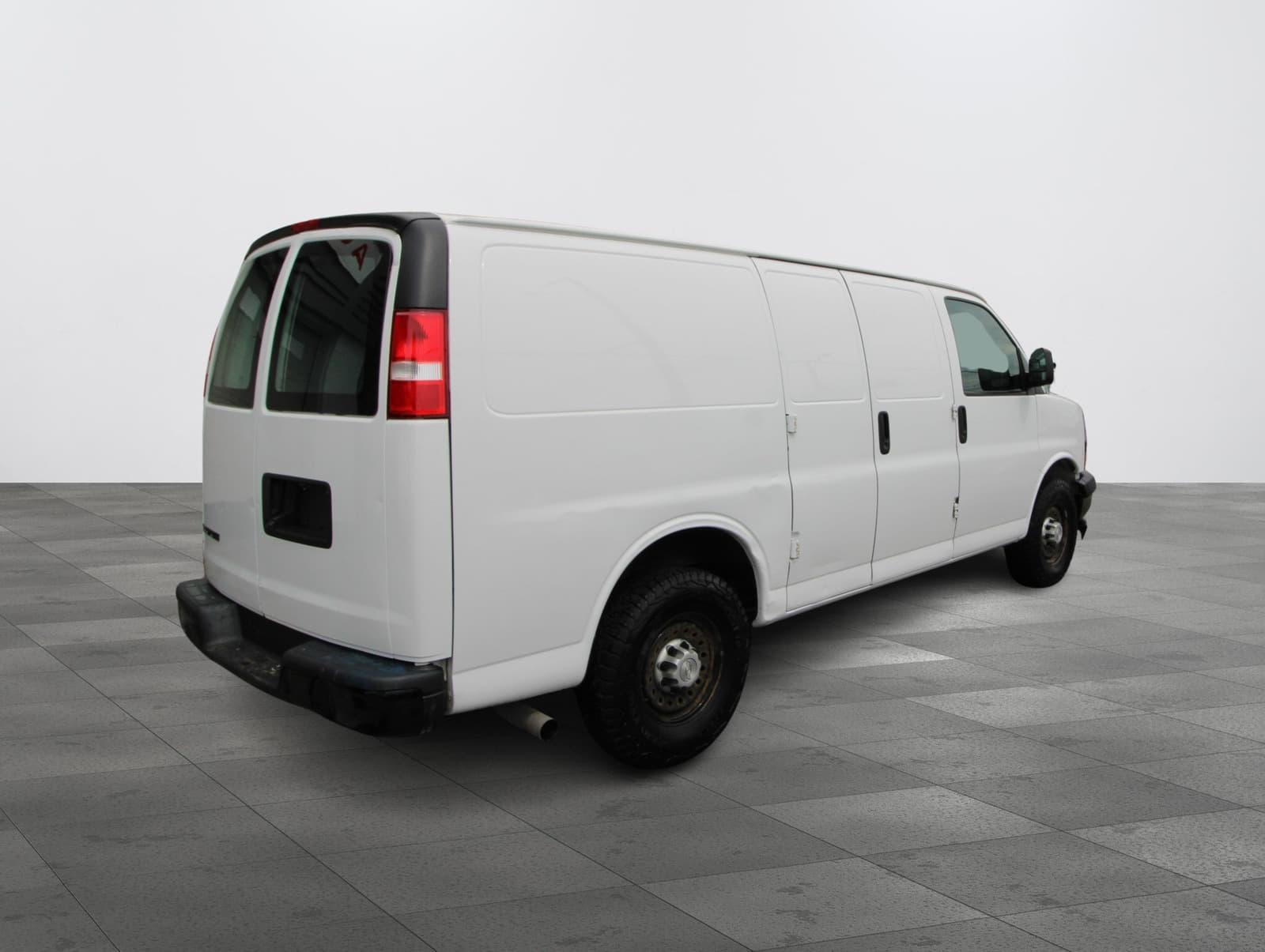 Chevrolet Express Cargo Van 2019 - Image 9