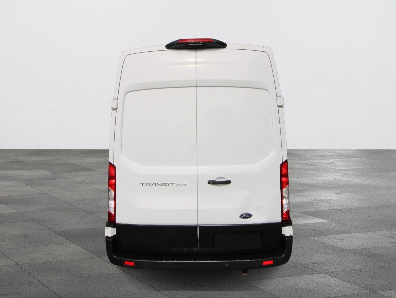 Ford Transit Cargo Van 2021 - Image 16