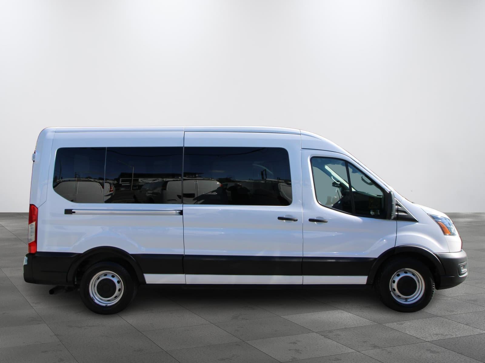 Ford Transit Passenger Wagon 2021 - Image 5