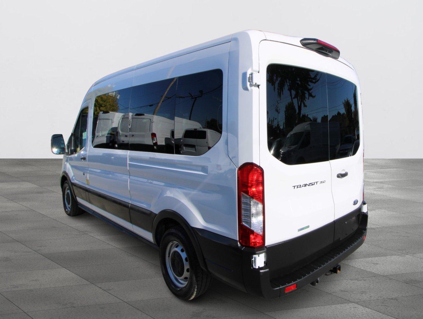 Ford Transit Passenger Wagon 2021 - Image 11