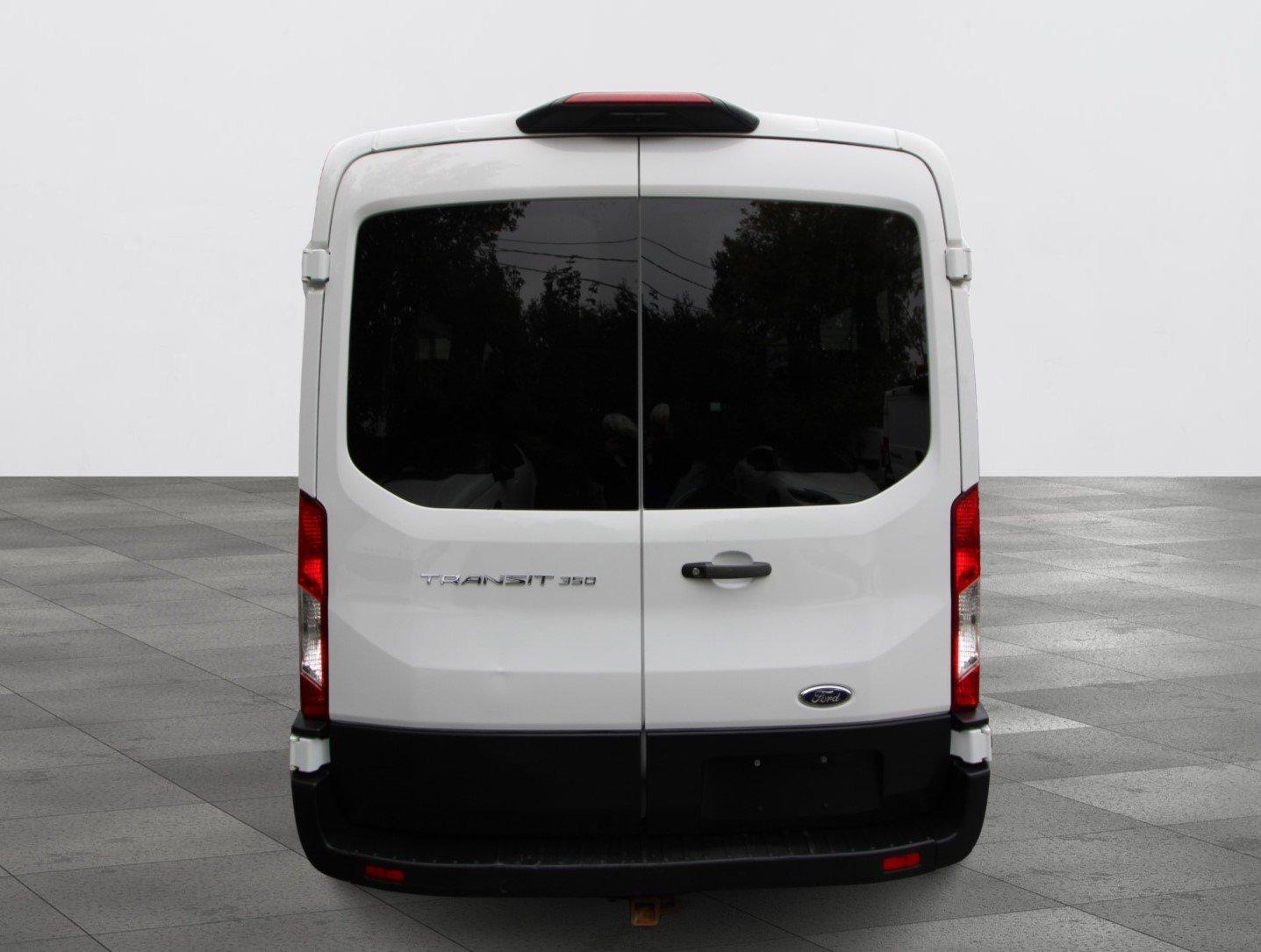 Ford Transit Passenger Wagon 2021 - Image 16