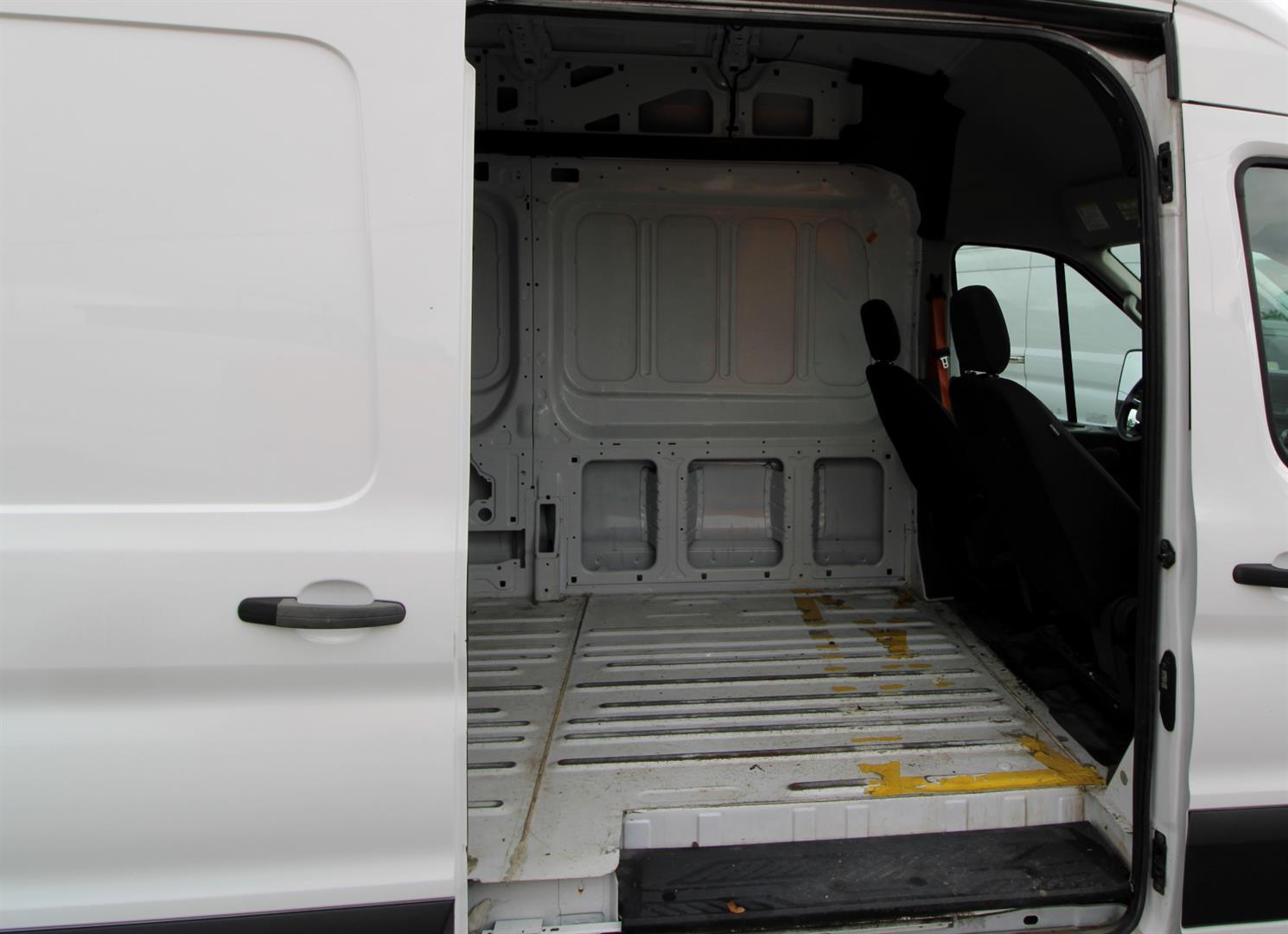 Ford Transit Cargo Van 2021 - Image 10