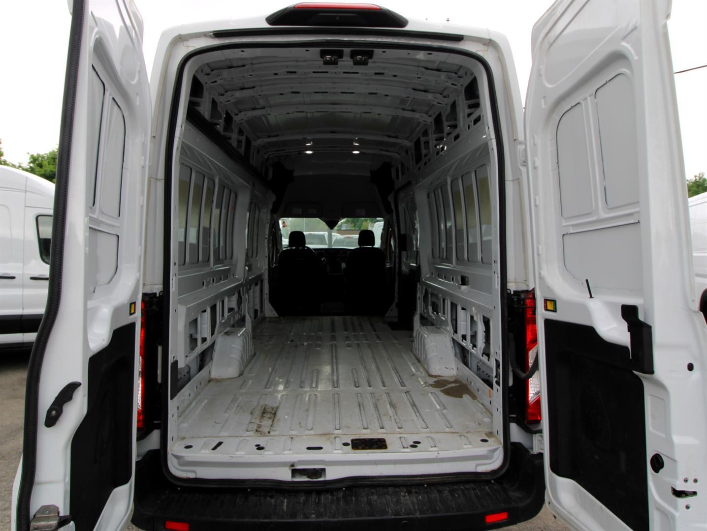 Ford Transit Cargo Van 2021 - Image 15