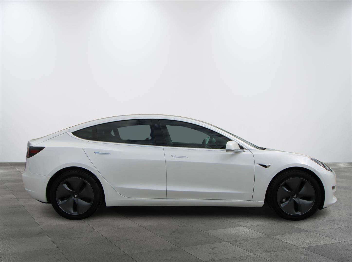 Tesla Model 3 2020 - Image 6