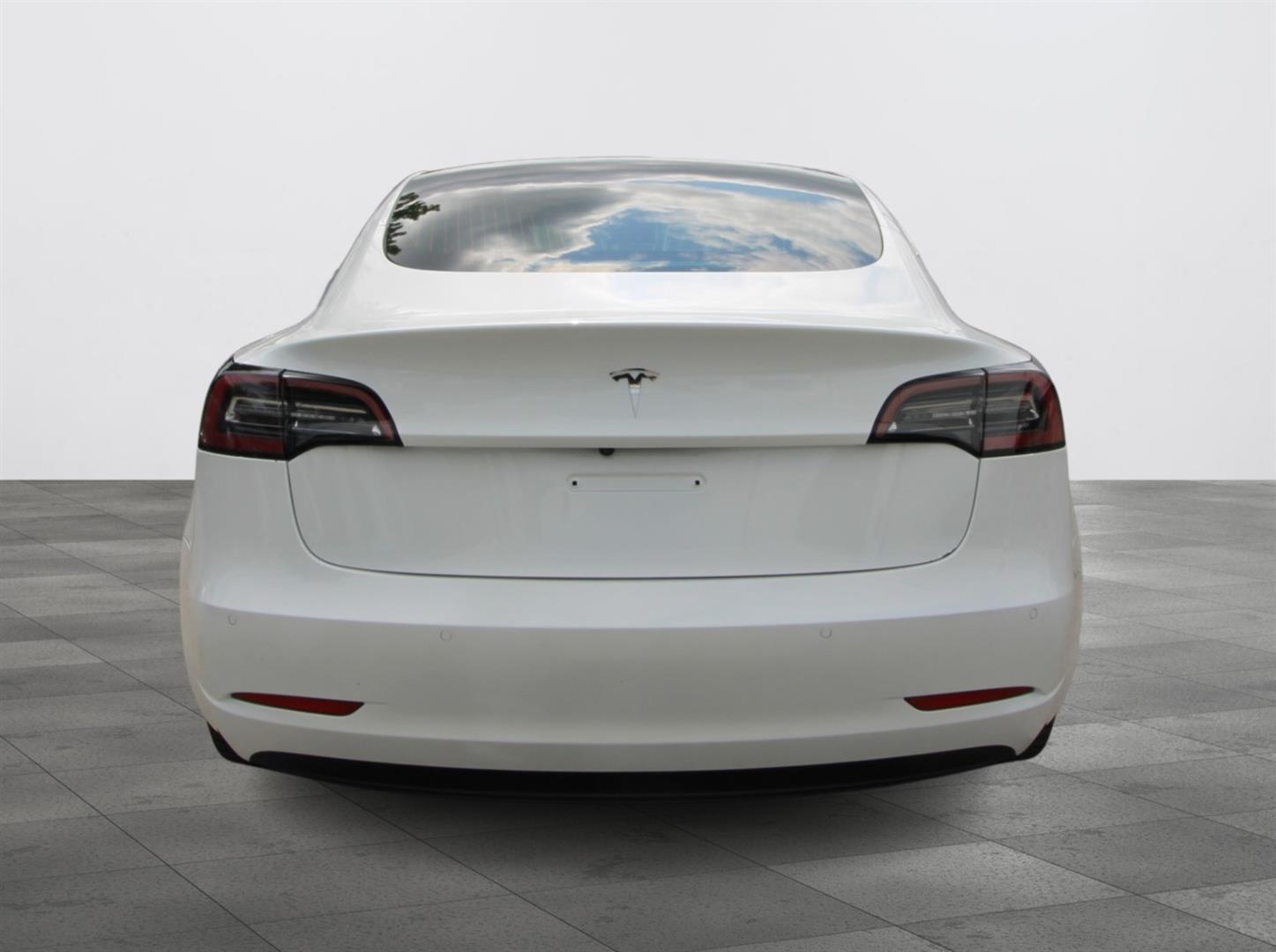 Tesla Model 3 2020 - Image 13