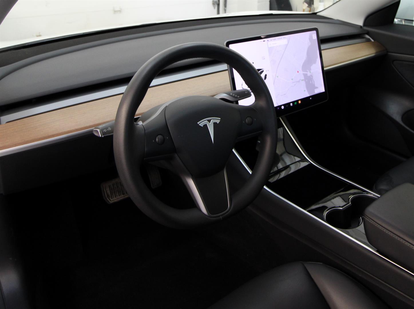 Tesla Model 3 2020 - Image 7