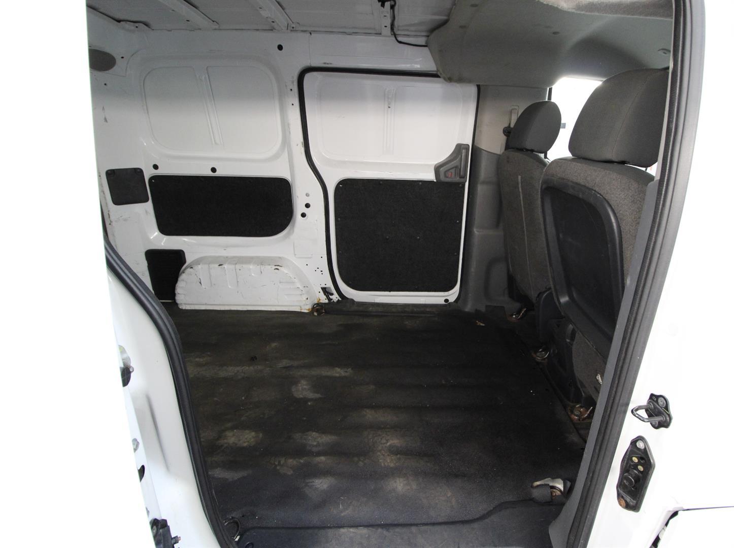 Chevrolet City Express Cargo Van 2015 - Image 13