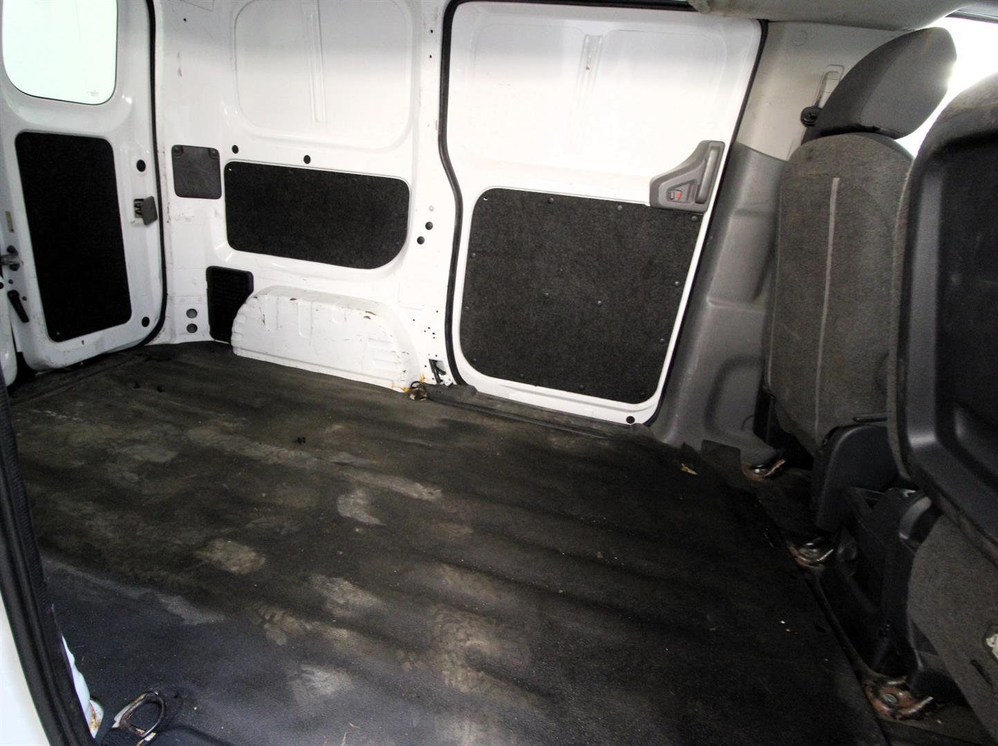 Chevrolet City Express Cargo Van 2015 - Image 14