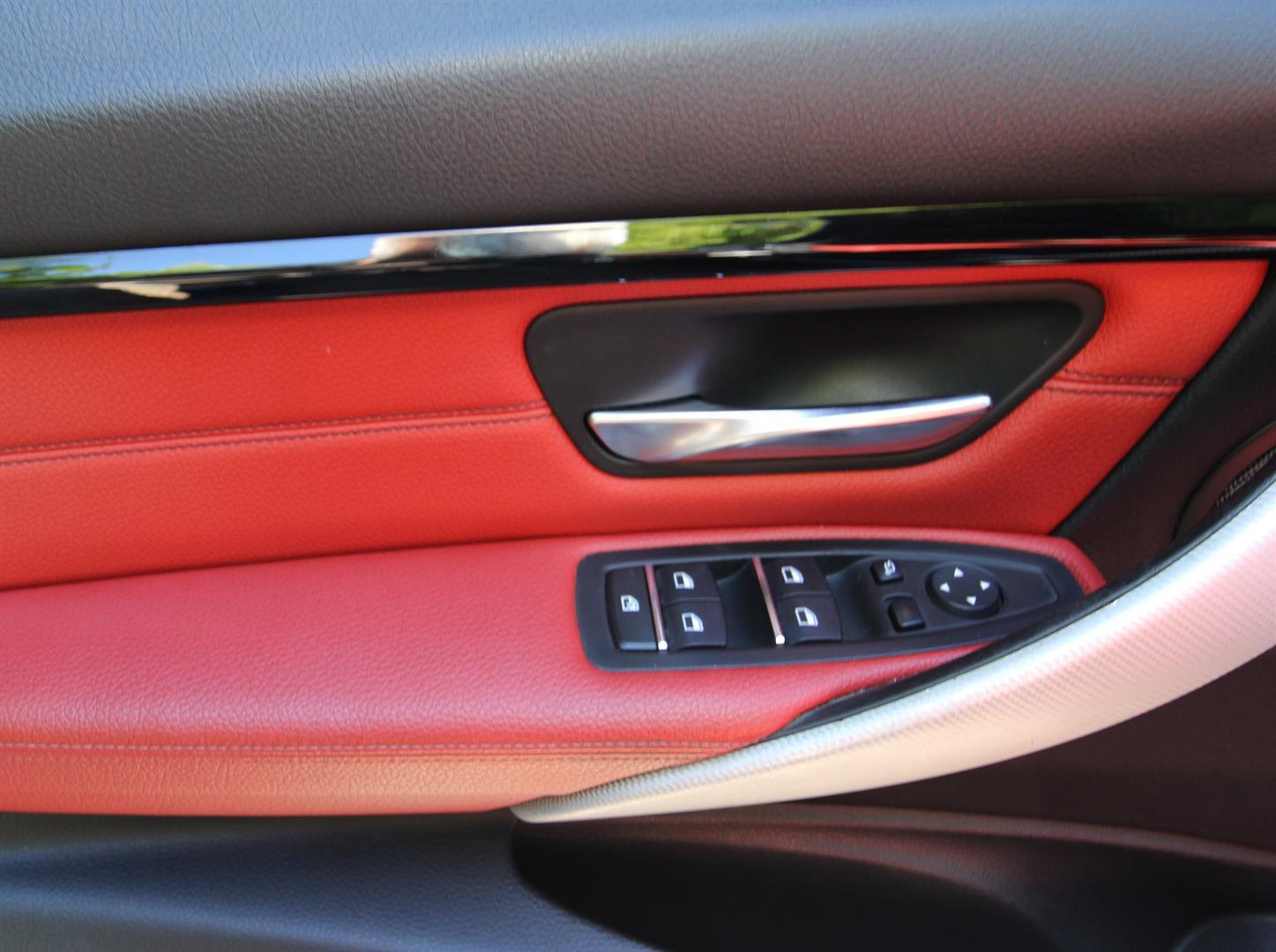 Bmw 3 Series 2017 - Image 21