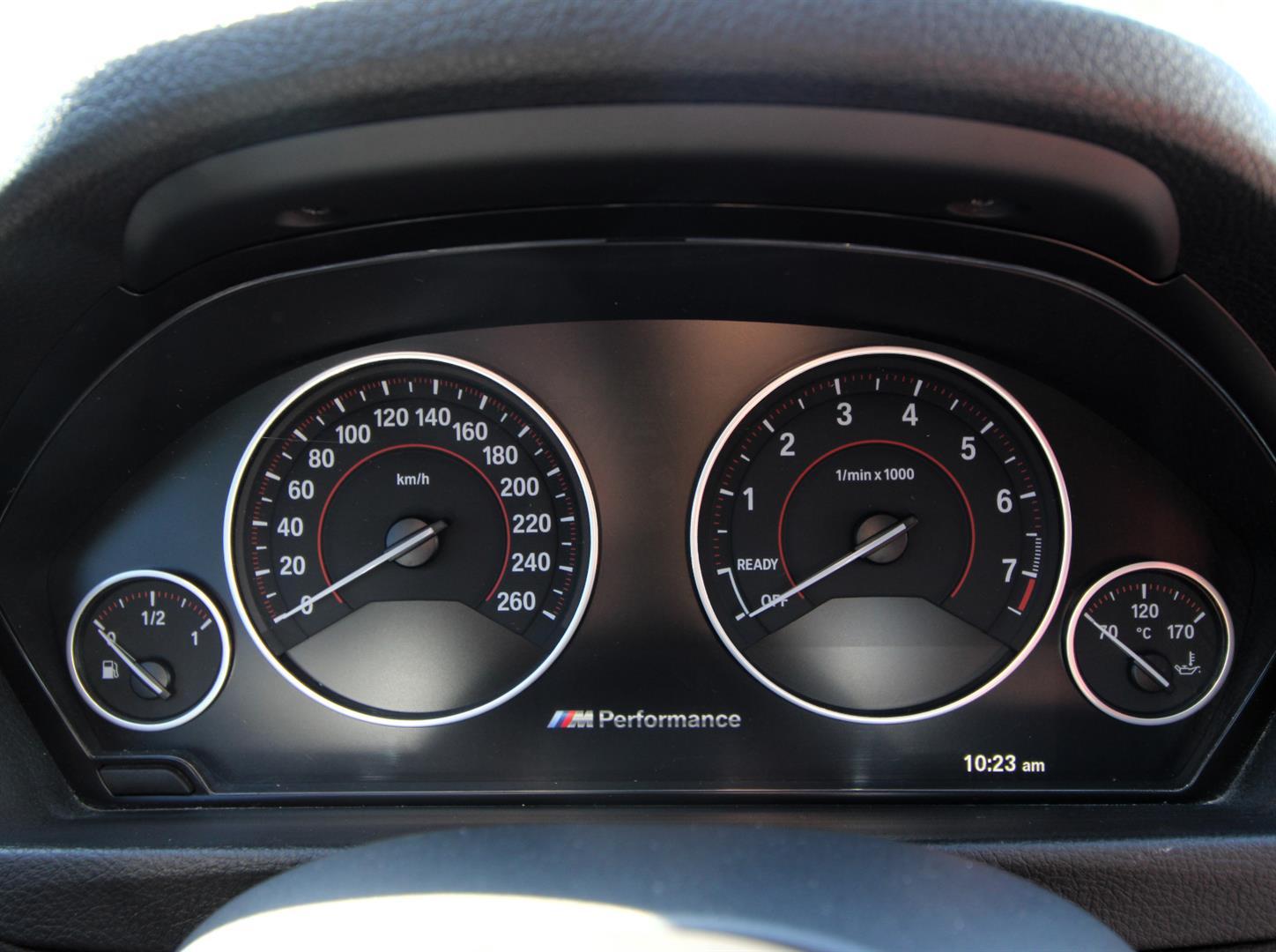 Bmw 3 Series 2017 - Image 11