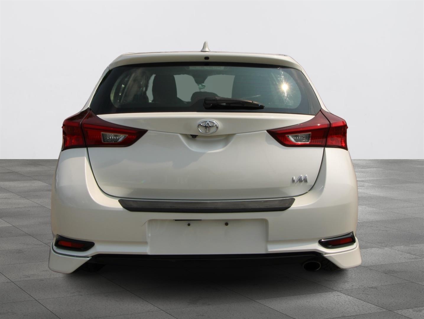 Toyota Corolla iM 2017 - Image 15
