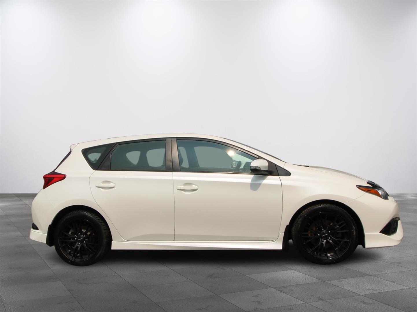 Toyota Corolla iM 2017 - Image 5