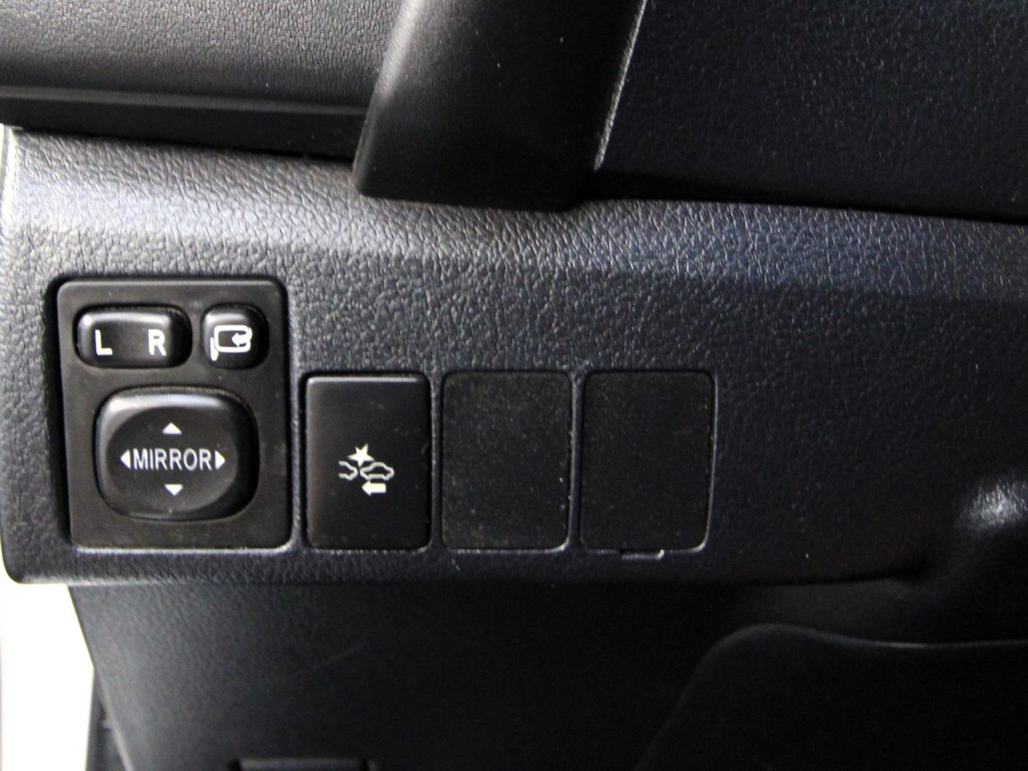 Toyota Corolla iM 2017 - Image 8