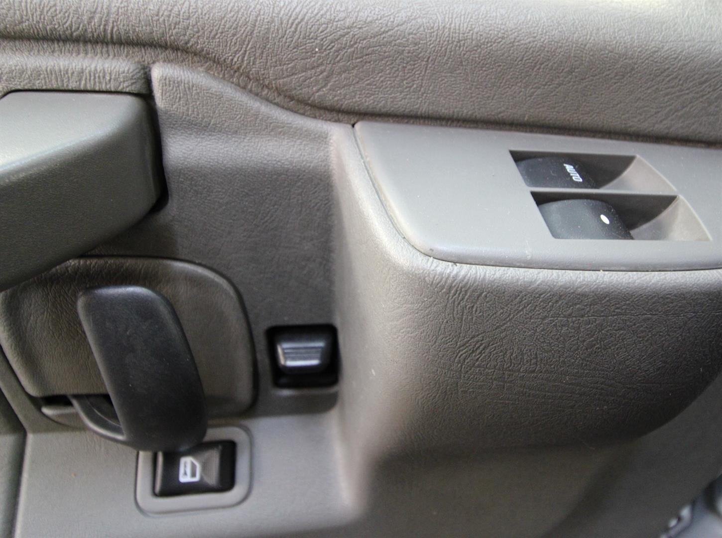 Chevrolet Express Cargo Van 2019 - Image 12