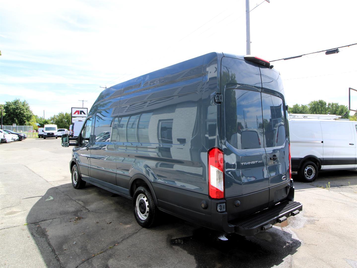 Ford Transit Cargo Van 2021 - Image 10