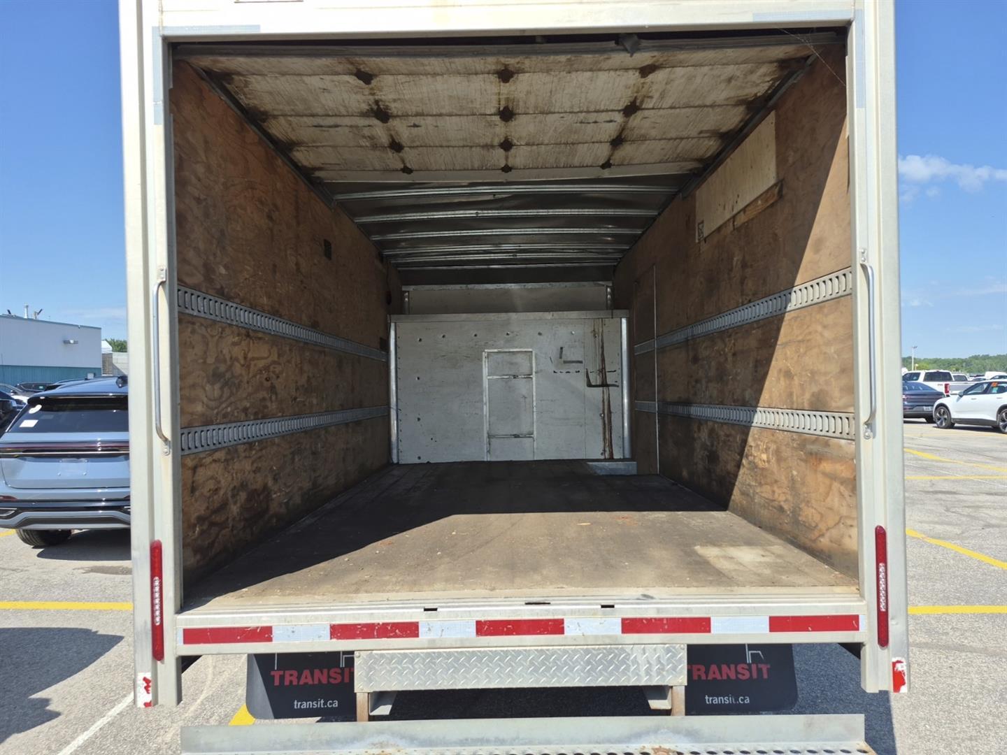 Ford Transit Cutaway 2019 - Image 18