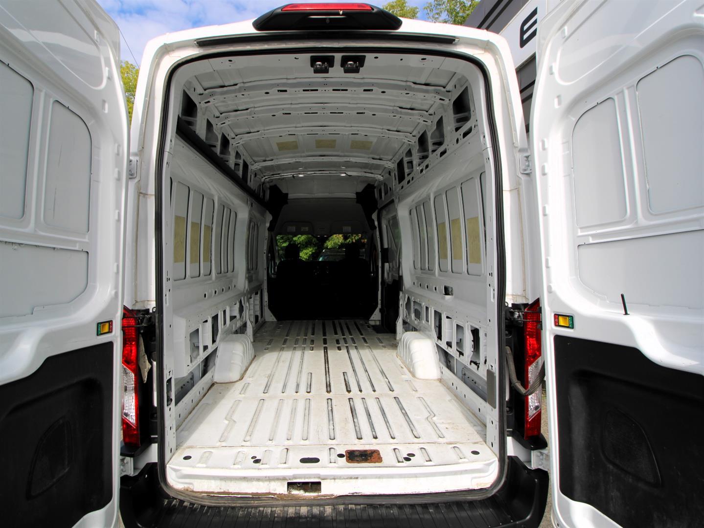 Ford Transit Cargo Van 2021 - Image 17