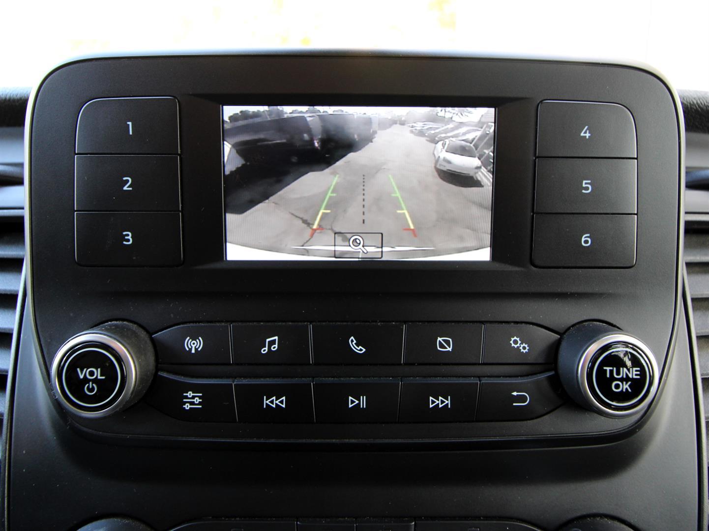 Ford Transit Passenger Wagon 2021 - Image 2