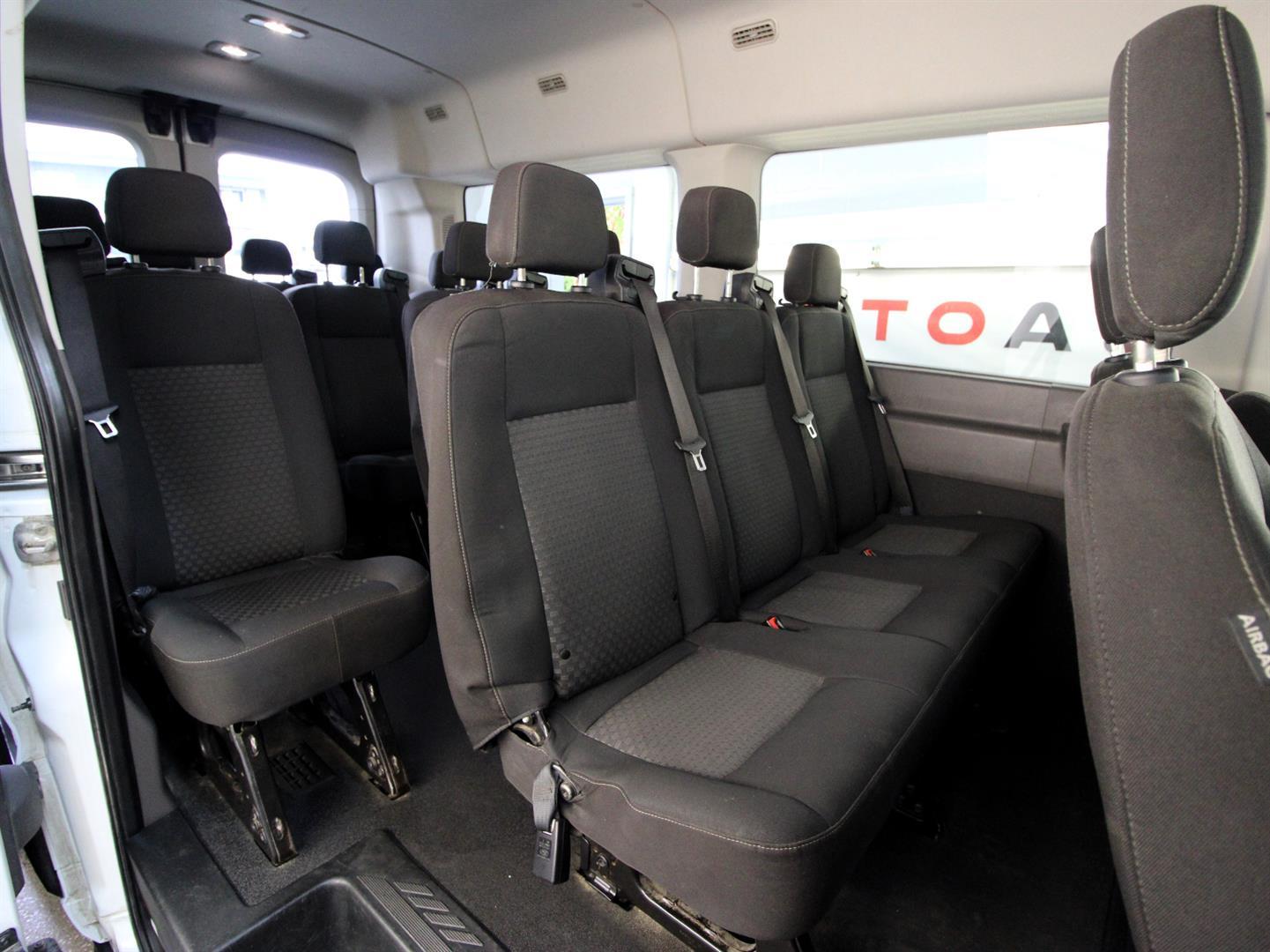 Ford Transit Passenger Wagon 2021 - Image 12