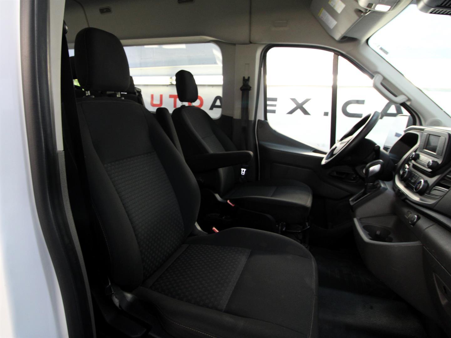 Ford Transit Passenger Wagon 2021 - Image 15
