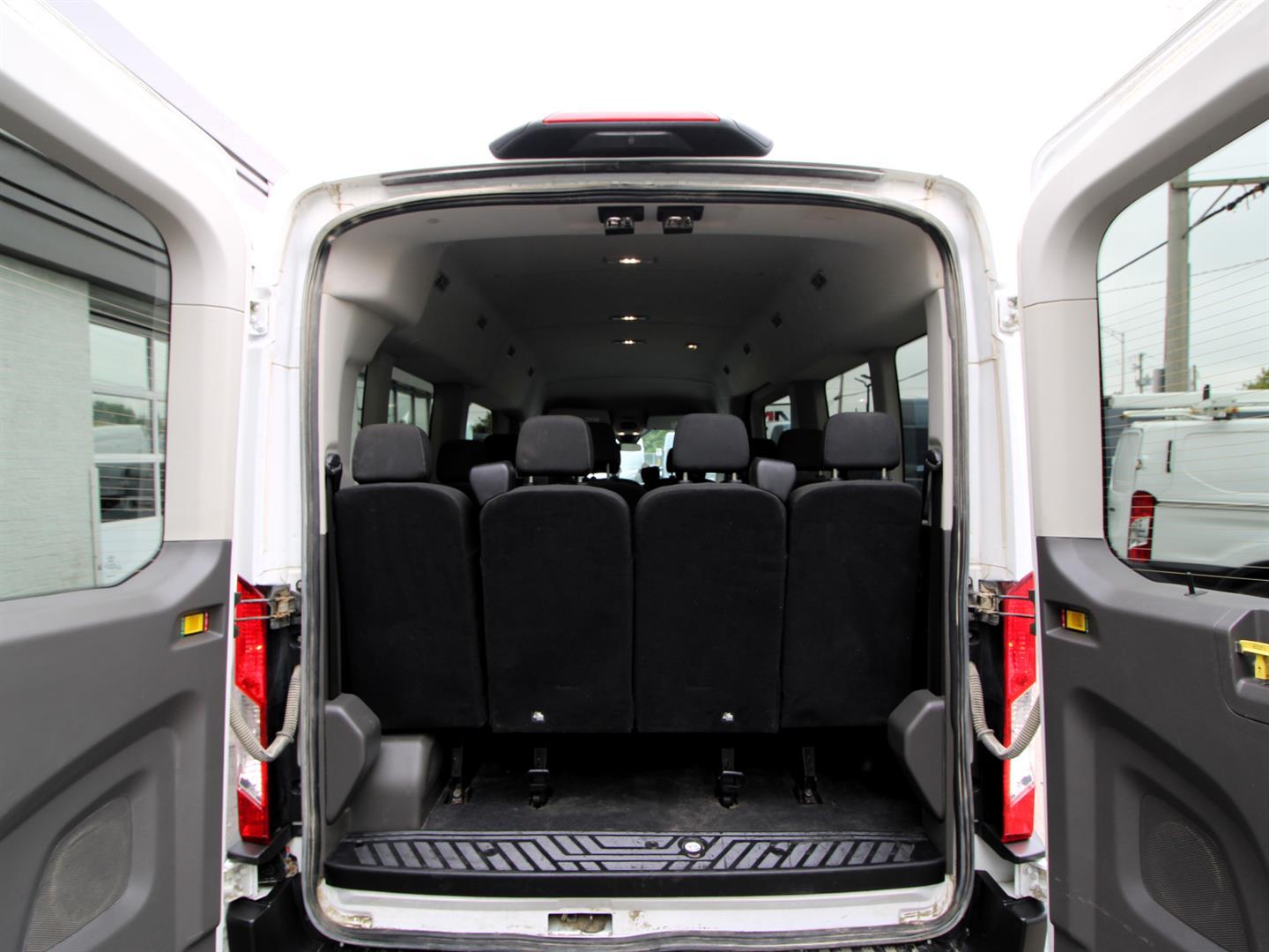 Ford Transit Passenger Wagon 2021 - Image 17