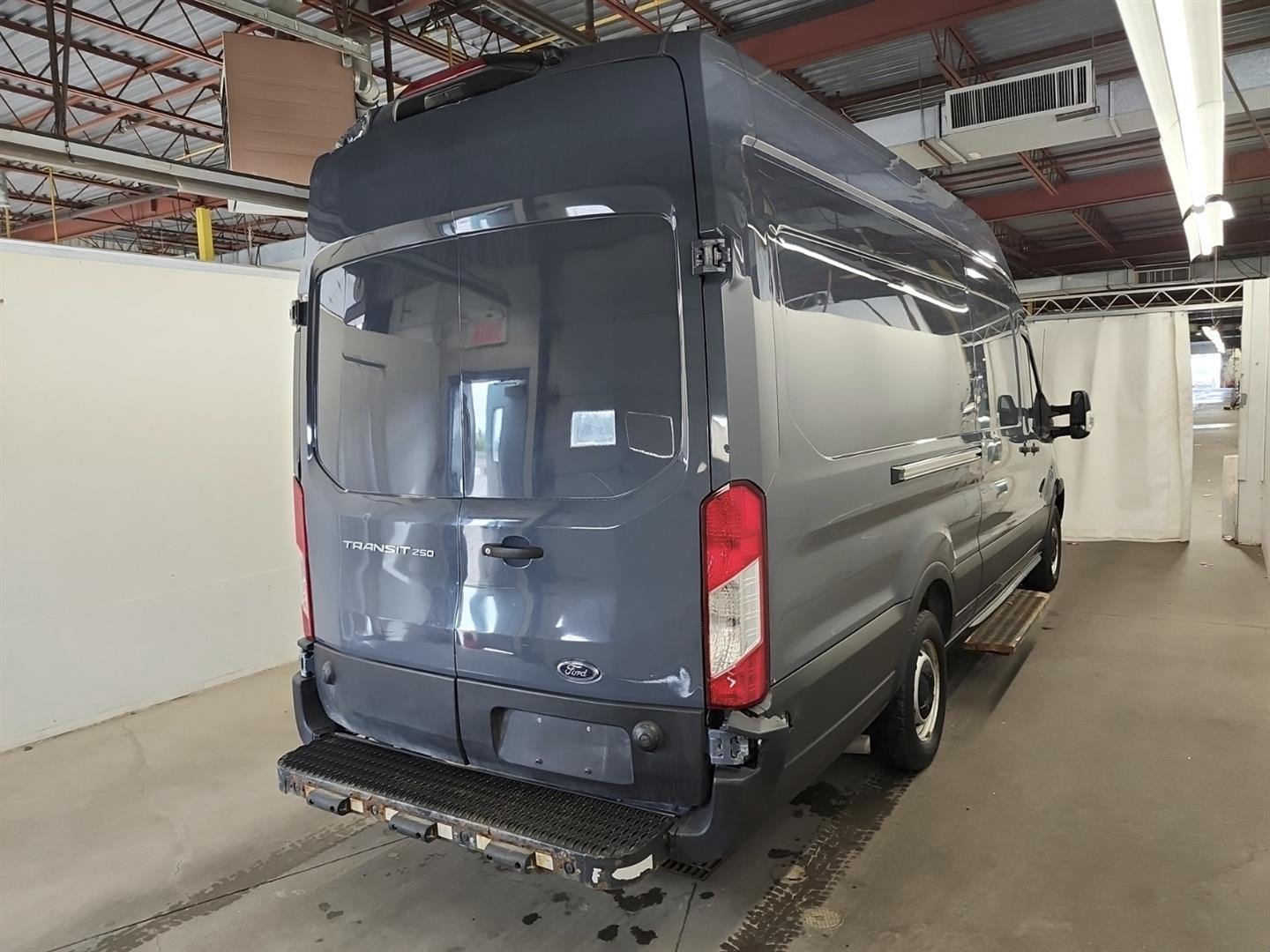 Ford Transit Cargo Van 2021 - Image 4