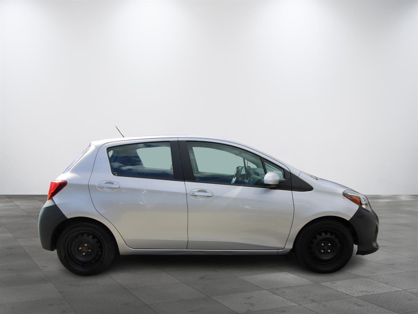 Toyota Yaris 2015 - Image 5